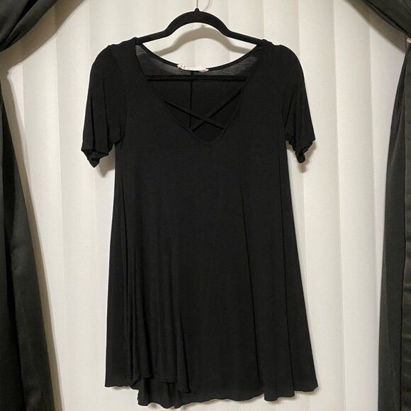 Fashion California black strappy front & flowy black blouse - Picture 1 of 5